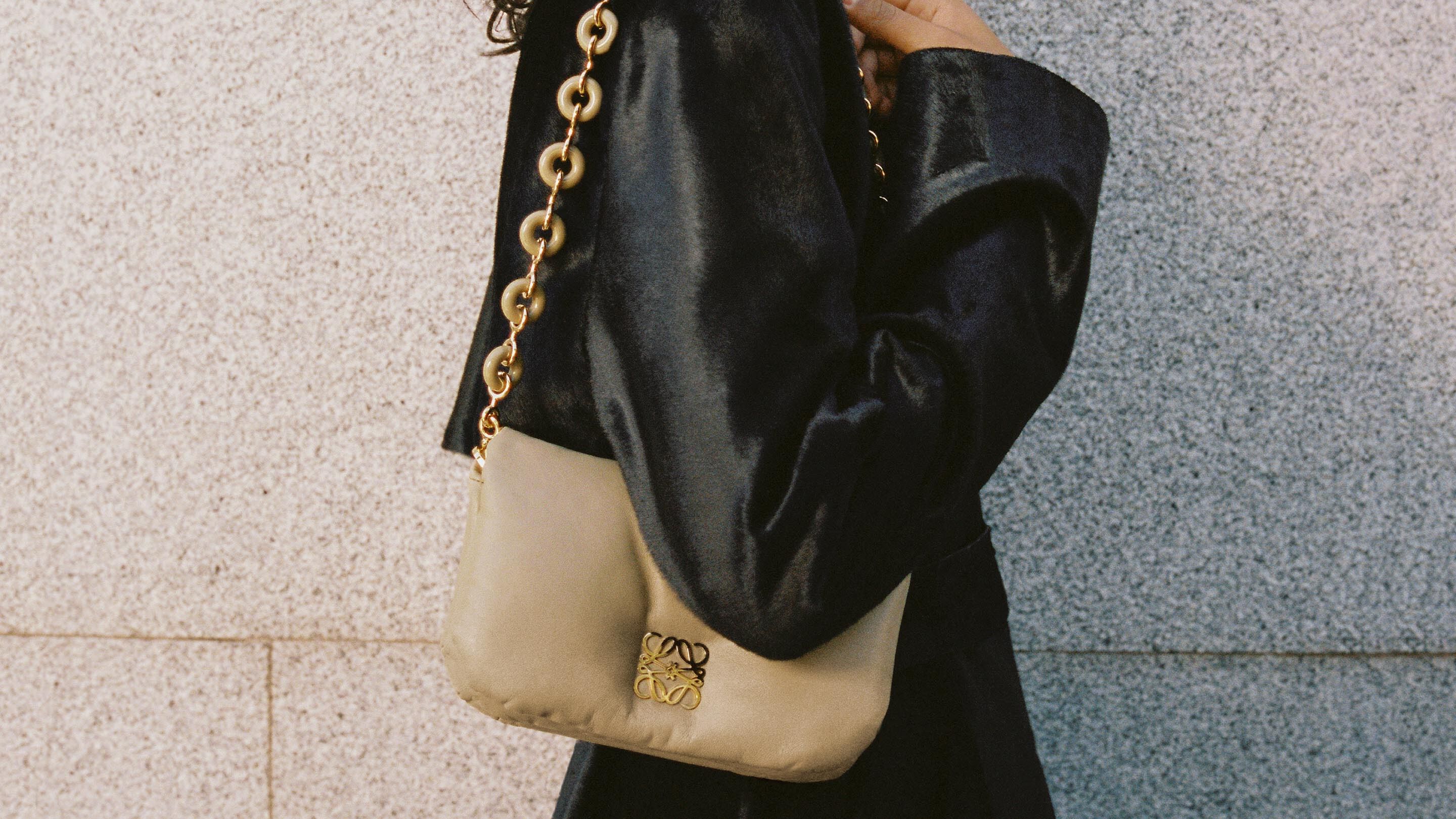ウィメンズ バッグストラップ|高級デザイナーストラップ - LOEWE